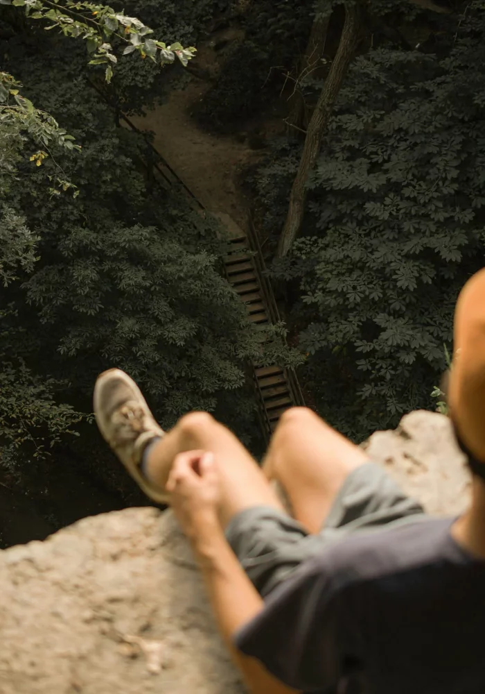 taylor-flowe-ajoIxFkggBA-unsplash